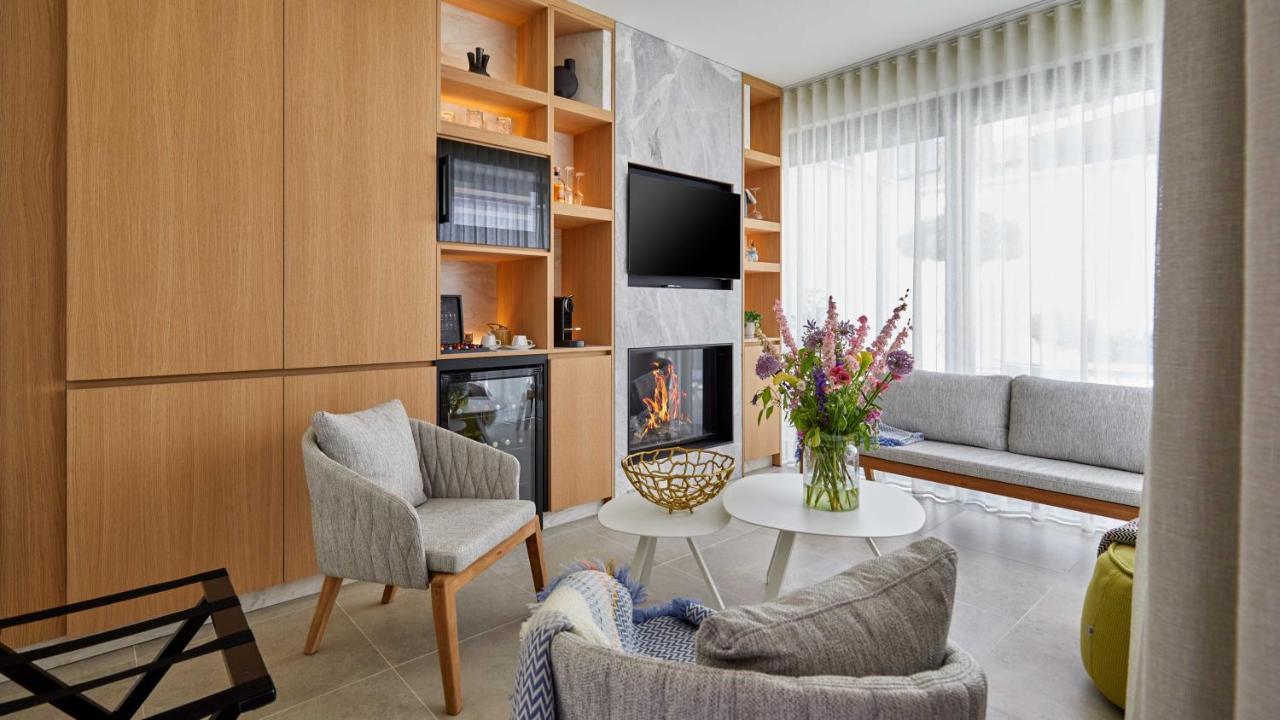 Abc Hotel