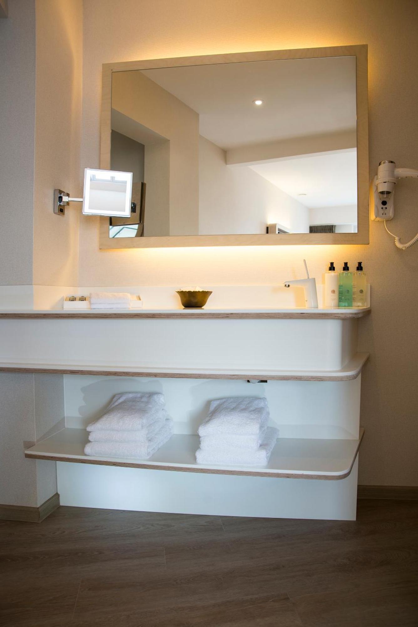 Hotel Abc 4*